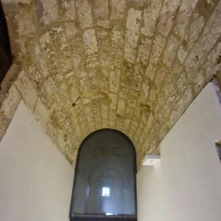 La Grotta - Vecchia, Vista Mare