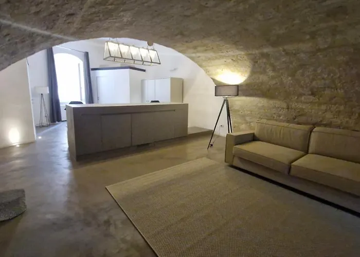 La Grotta - Vecchia, Vista Mare * Bari