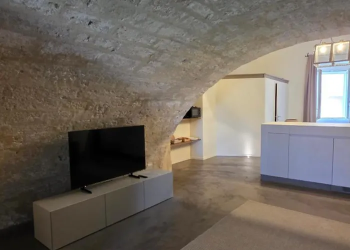 La Grotta - Vecchia, Vista Mare