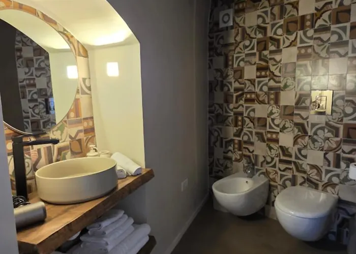 La Grotta - Vecchia, Vista Mare