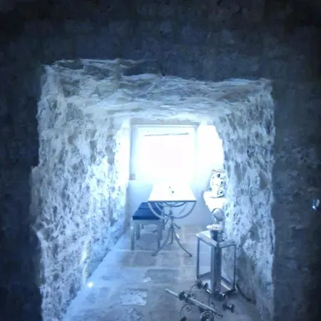La Grotta - Vecchia, Vista Mare * Bari