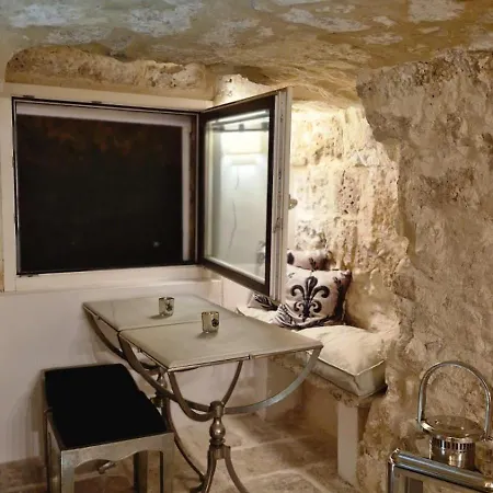 La Grotta - Vecchia, Vista Mare