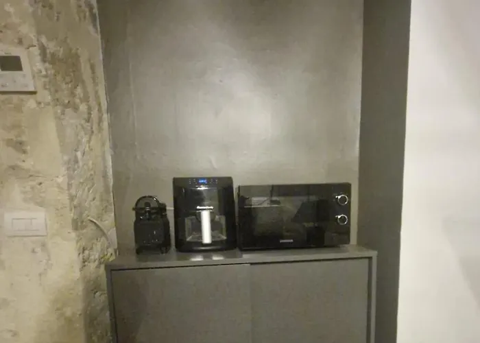 La Grotta - Vecchia, Vista Mare * Bari